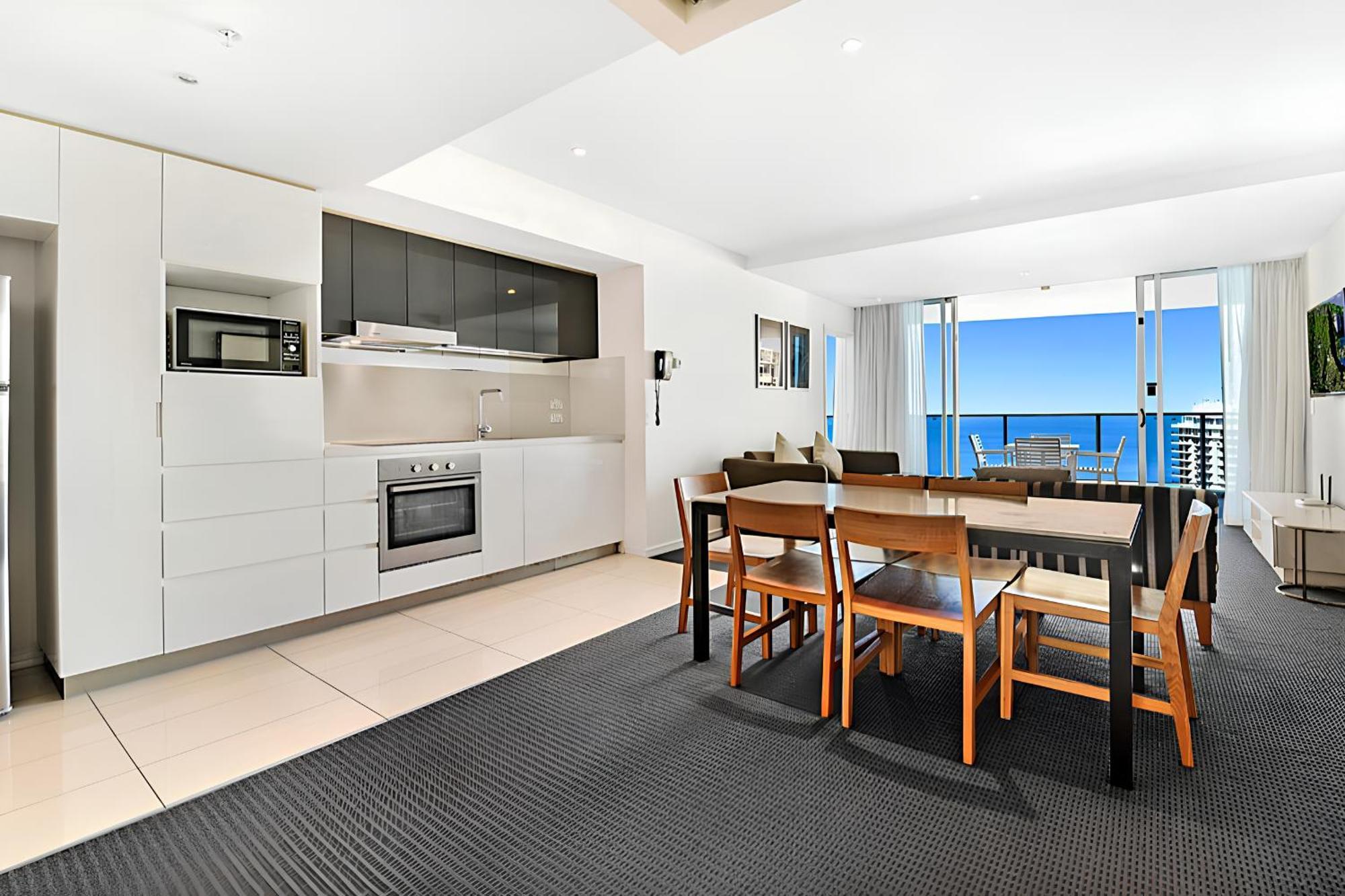 Number 1 H Residences - Wifi, Parking & More By Gold Coast Holidays Dış mekan fotoğraf