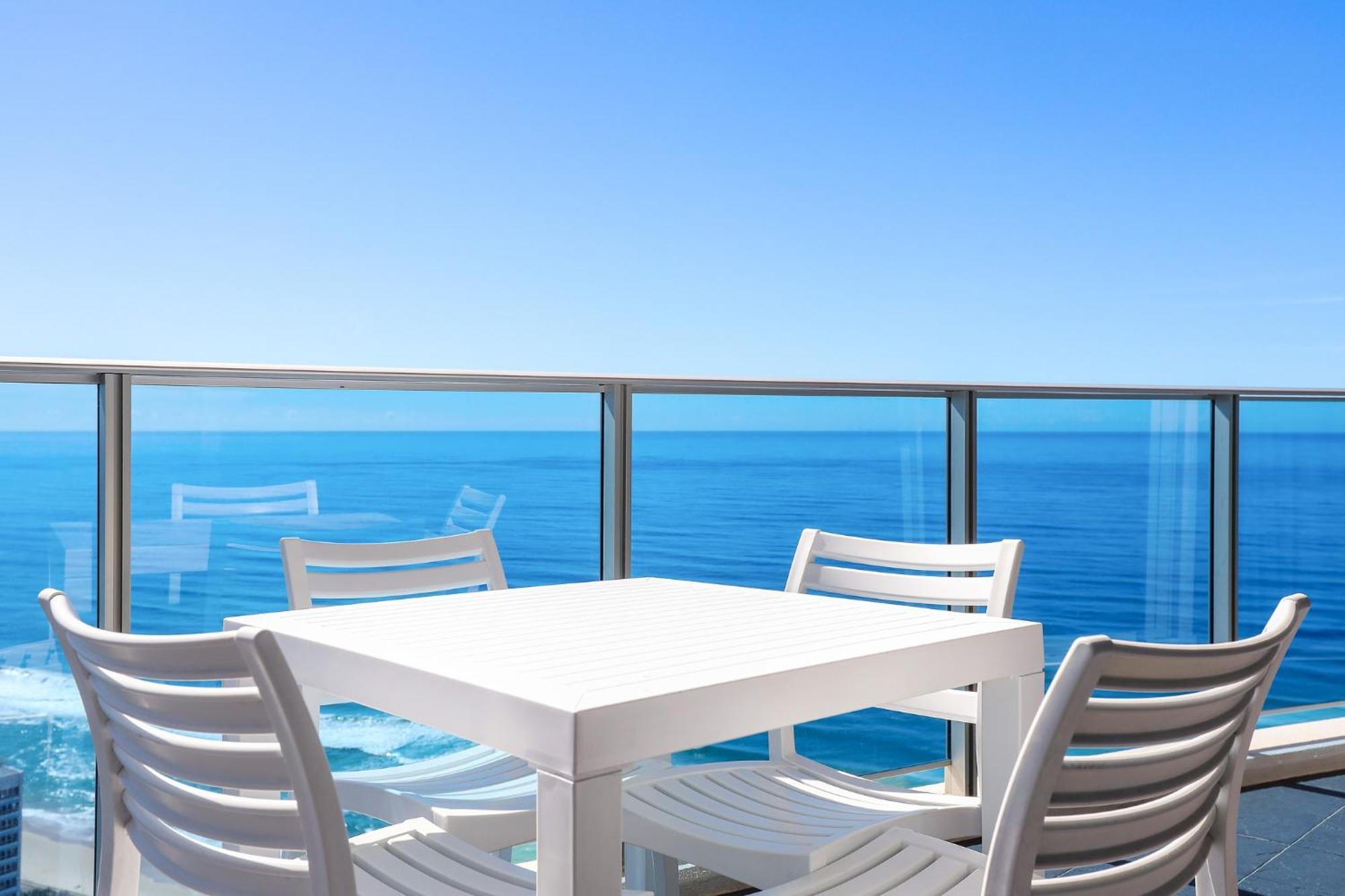 Number 1 H Residences - Wifi, Parking & More By Gold Coast Holidays Dış mekan fotoğraf